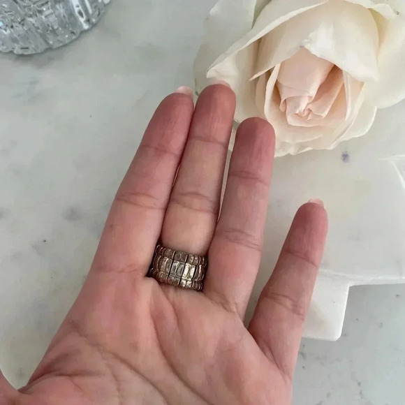 round floral elastic band ring - Picture 2 of 3